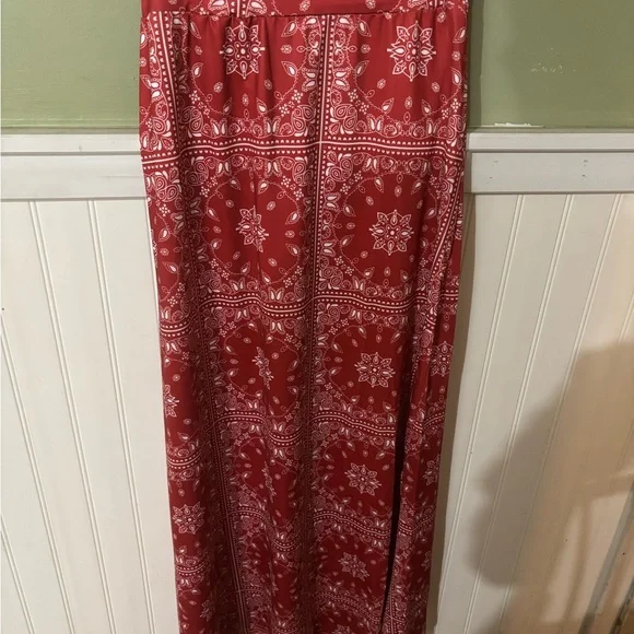 Red and White Maxi Skirt with Bohemian Vibe - elastic waist - Picture 1 of 2